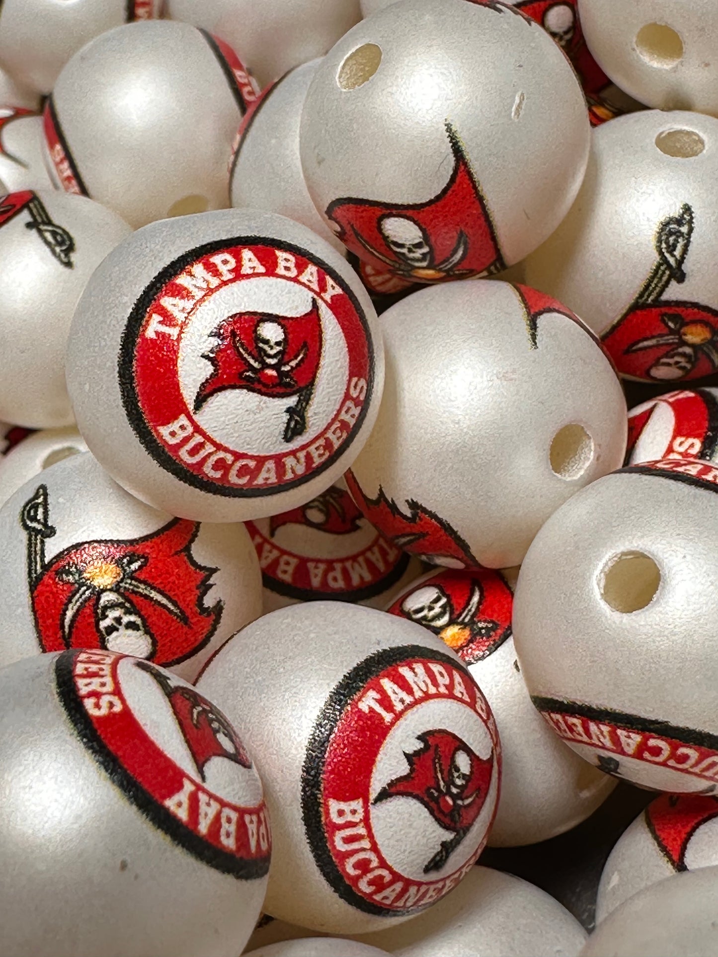 Acrylic Tampa Bay Buccaneers football on satin white beads/ sports team bead/ beadable pen/ keychain bead/16 mm/10 beads included/2 designs