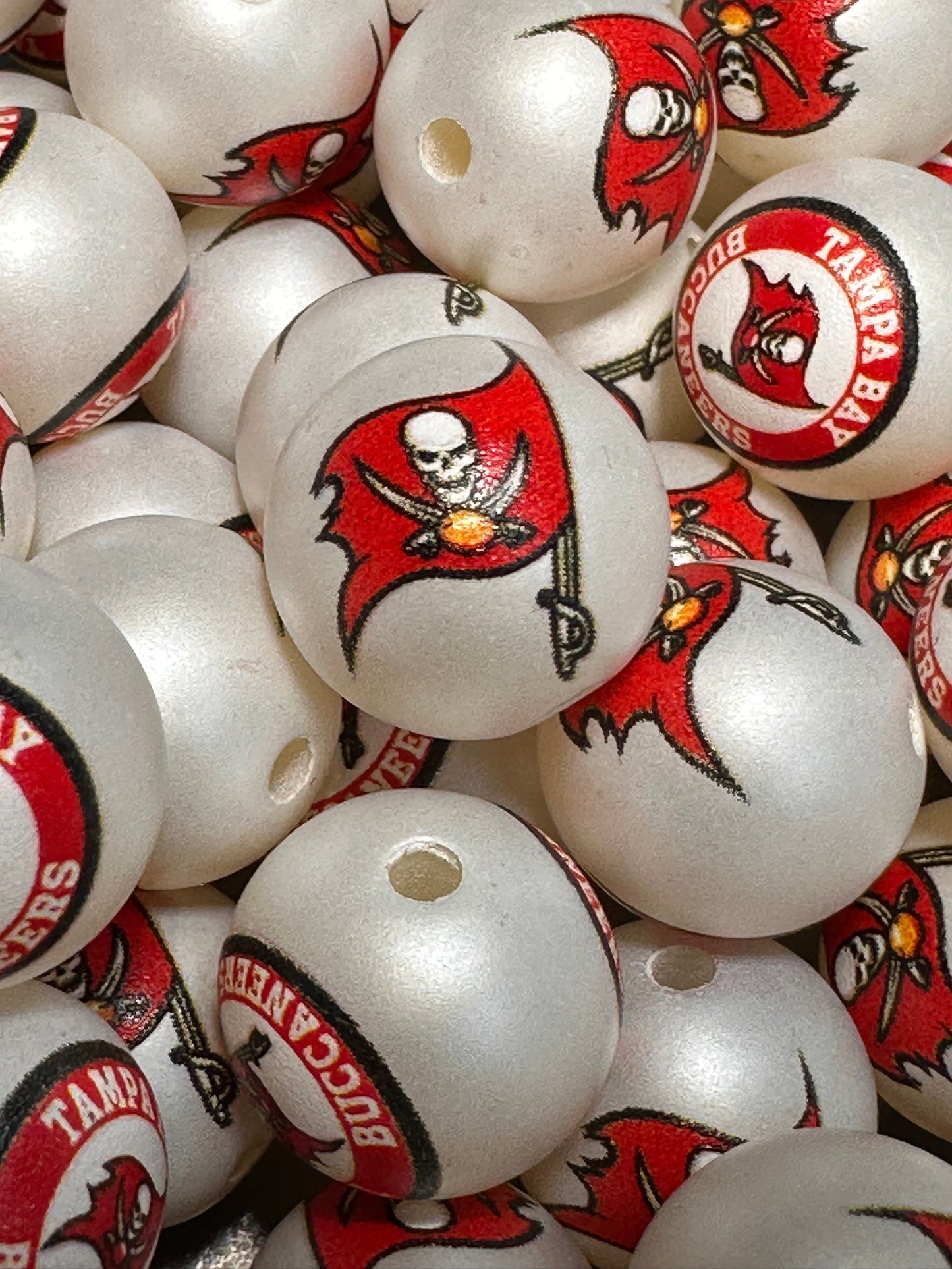 Acrylic Tampa Bay Buccaneers football on satin white beads/ sports team bead/ beadable pen/ keychain bead/16 mm/10 beads included/2 designs