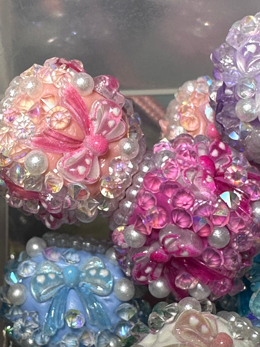 Five (5) flower fancy beads included/fancy Bead/ beadable pen/ keychain bead/ pastel beads/assorted colors/20mm