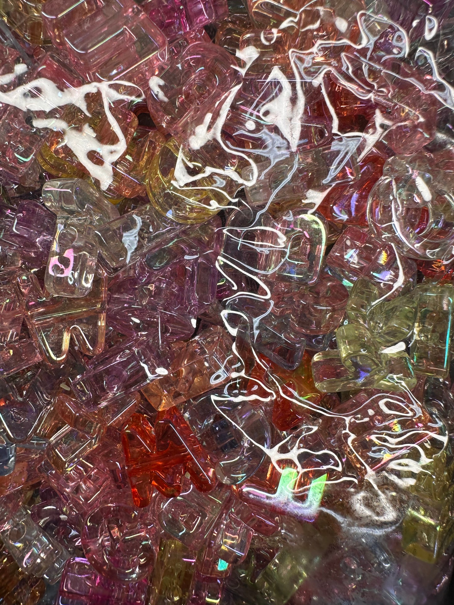 Plastic Letter Beads – Bulk Bag of Mixed A–Z Alphabet Beads (Vertical Hole, Multi-Color Mix) over 150 mixed colors glossy alphabet