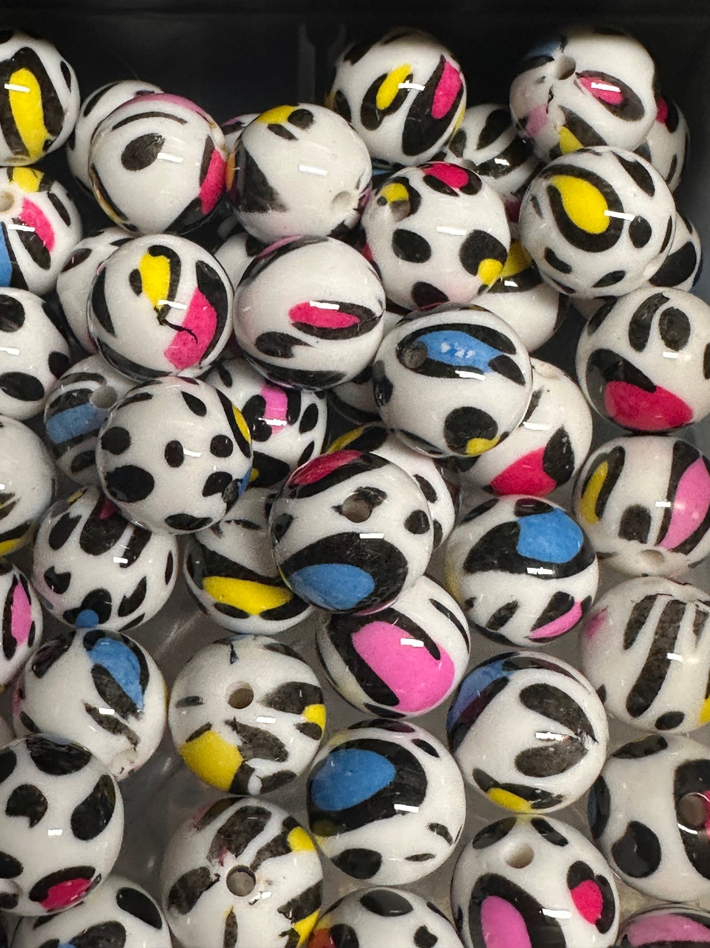 Color Splash Leopard Print Beads – 20mm (Set of 10)-80s bead-