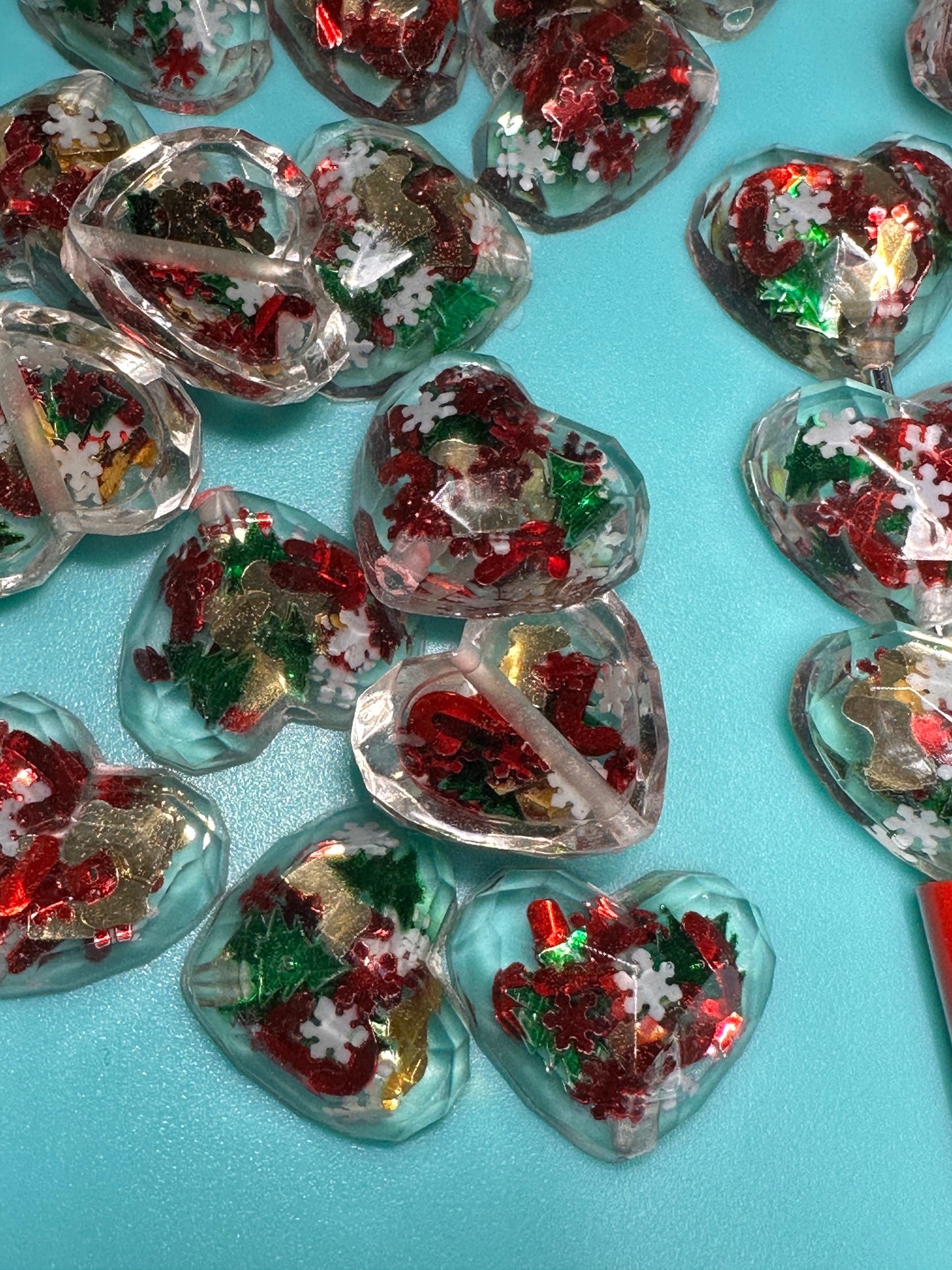 Christmas resin flat back beads/ beadable pen/ infused with Christmas confetti/ keychain bead/ craft DIY/ heart shaped