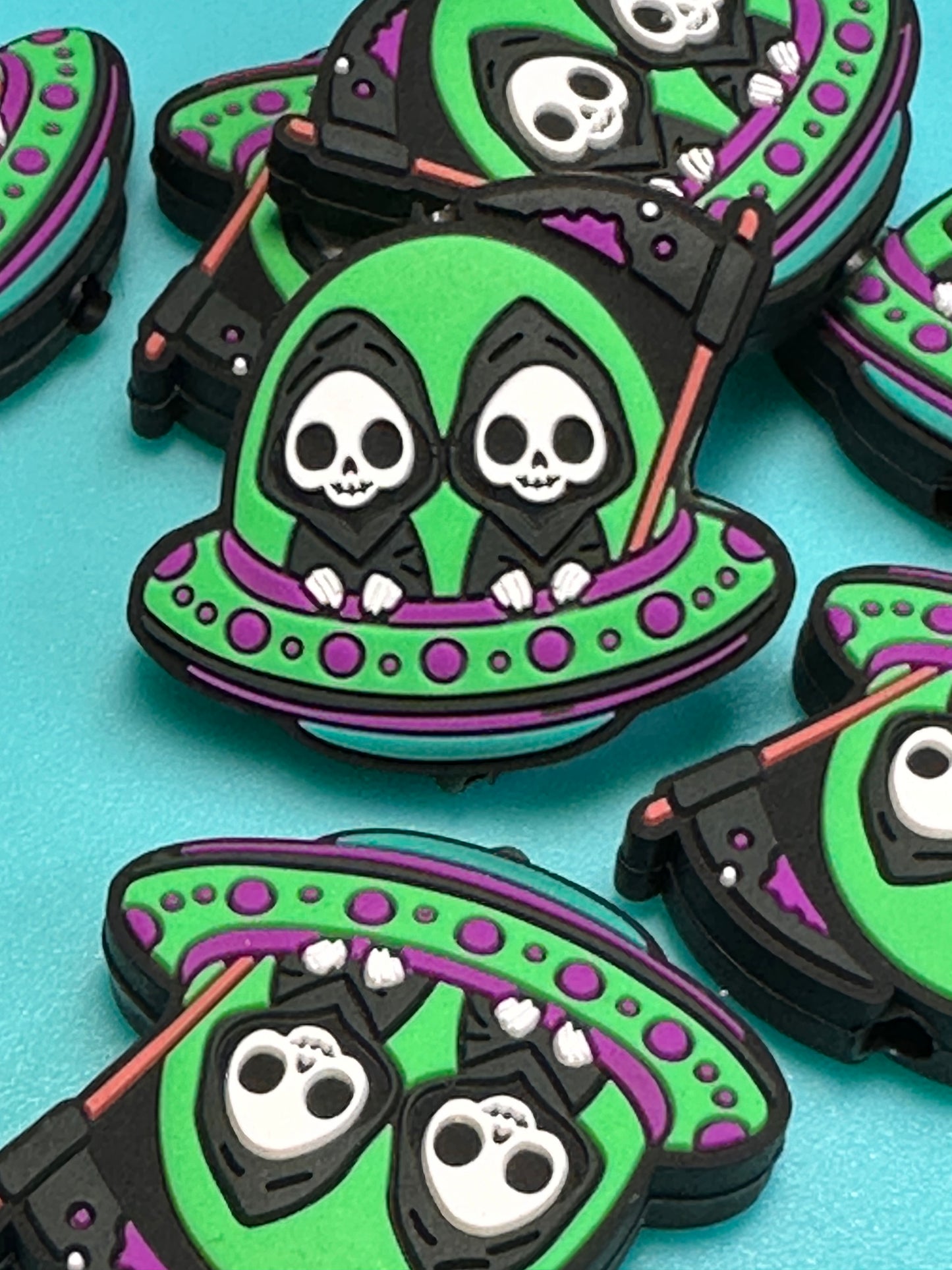 Scary Alien/Focal Bead/beadable pen/Silicone  bead/ keychain bead/ UFO