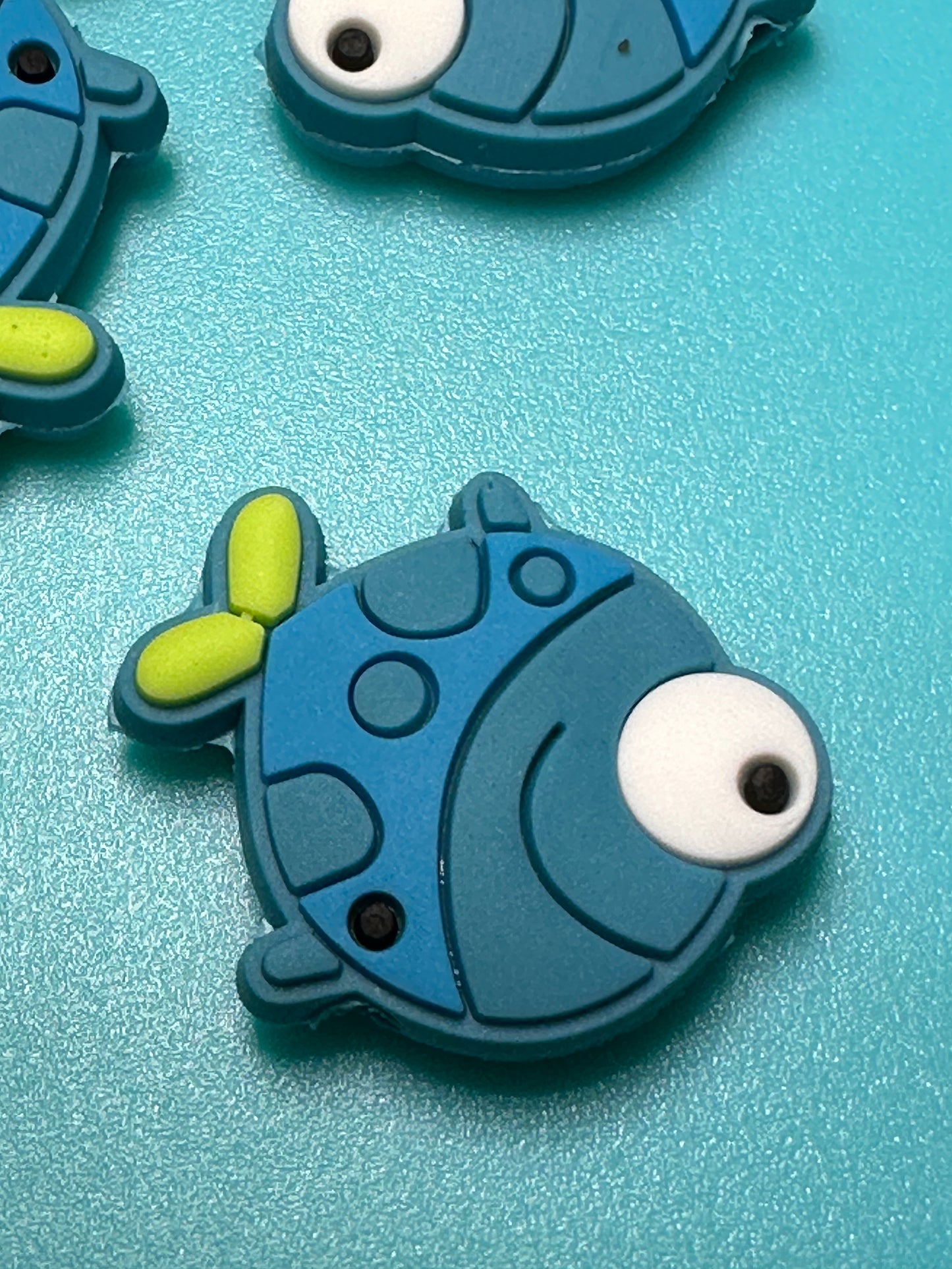 Blue fish / Focal Bead/ beadable pen/ Silicone  bead/ keychain bead/ fishy/ sea / character