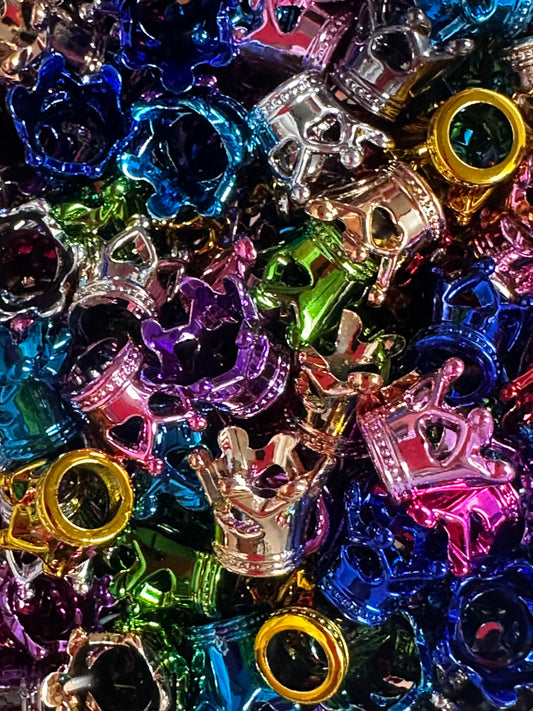 Metallic Plastic crown shaped beads/unique beads/ beadable pen/ keychain bead/assorted colors/10 beads included