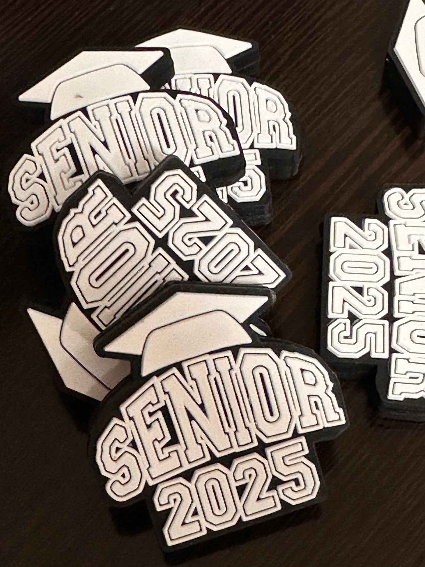 Black and white Senior class 2025/ Graduate / Focal Bead/ beadable pen/ Silicone  bead/ keychain bead/ DIY/ senior/ graduation/ 2025 /#2
