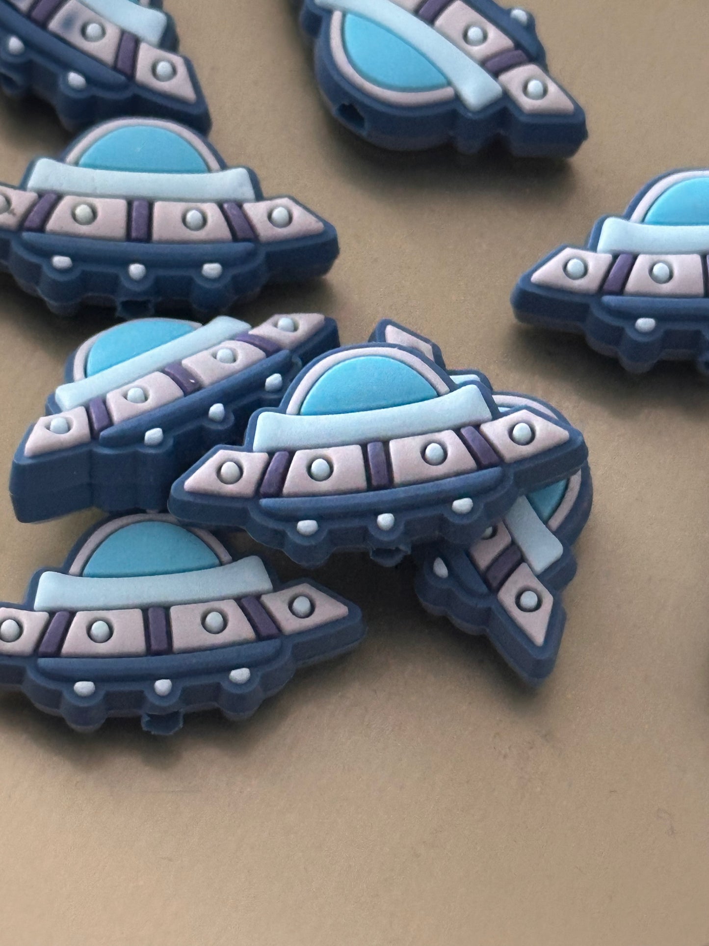 Spaceship Focal Bead/beadable pen/Silicone  bead/ keychain bead/ UFO