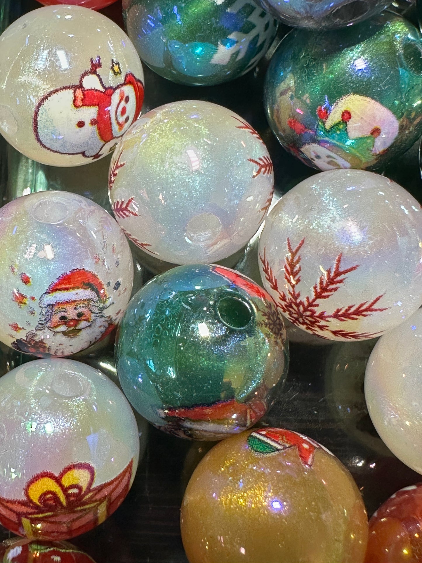 Christmas Beads – 16mm resin Holiday Beads (Set of 10)