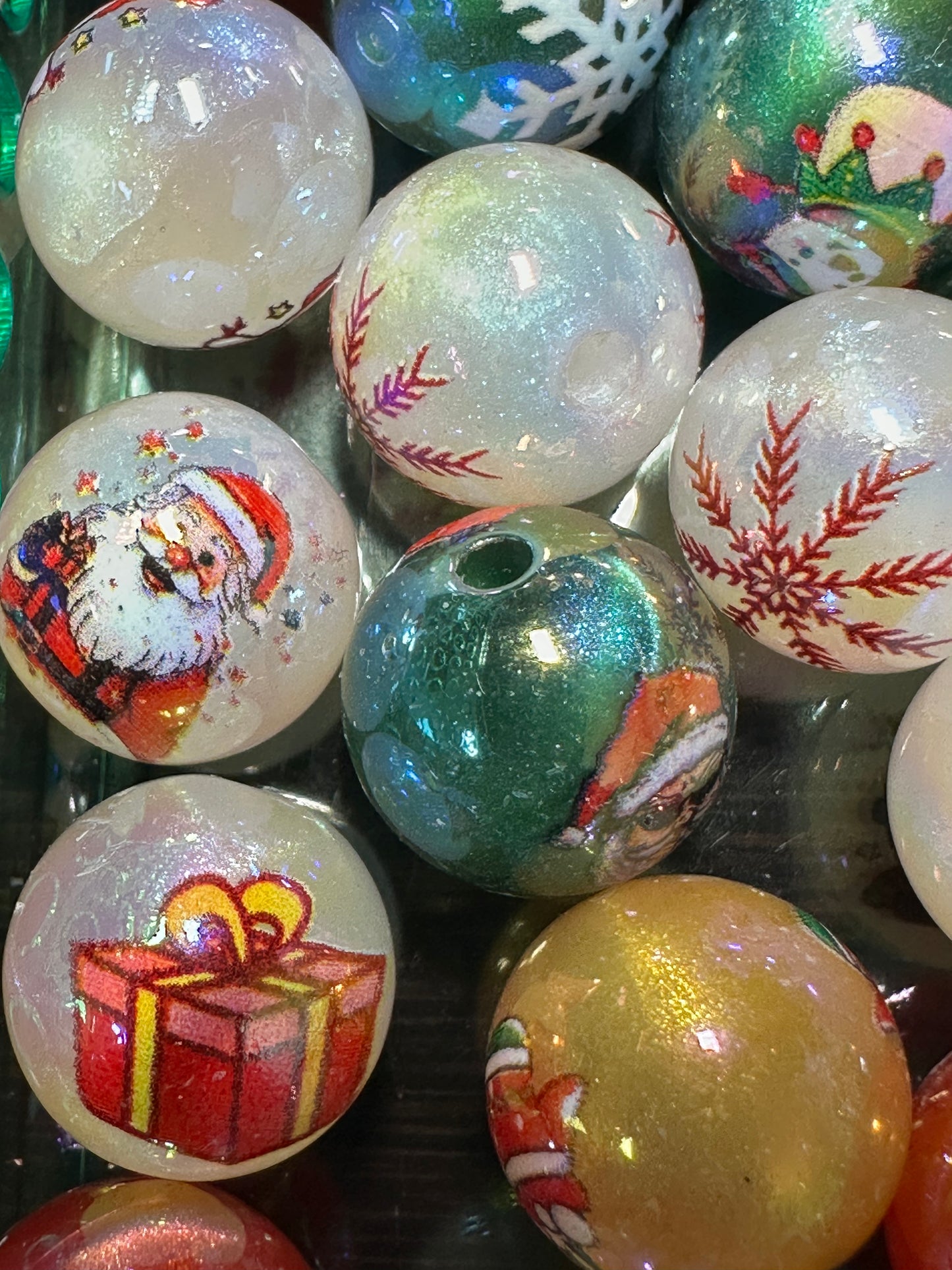 Christmas Beads – 16mm resin Holiday Beads (Set of 10)