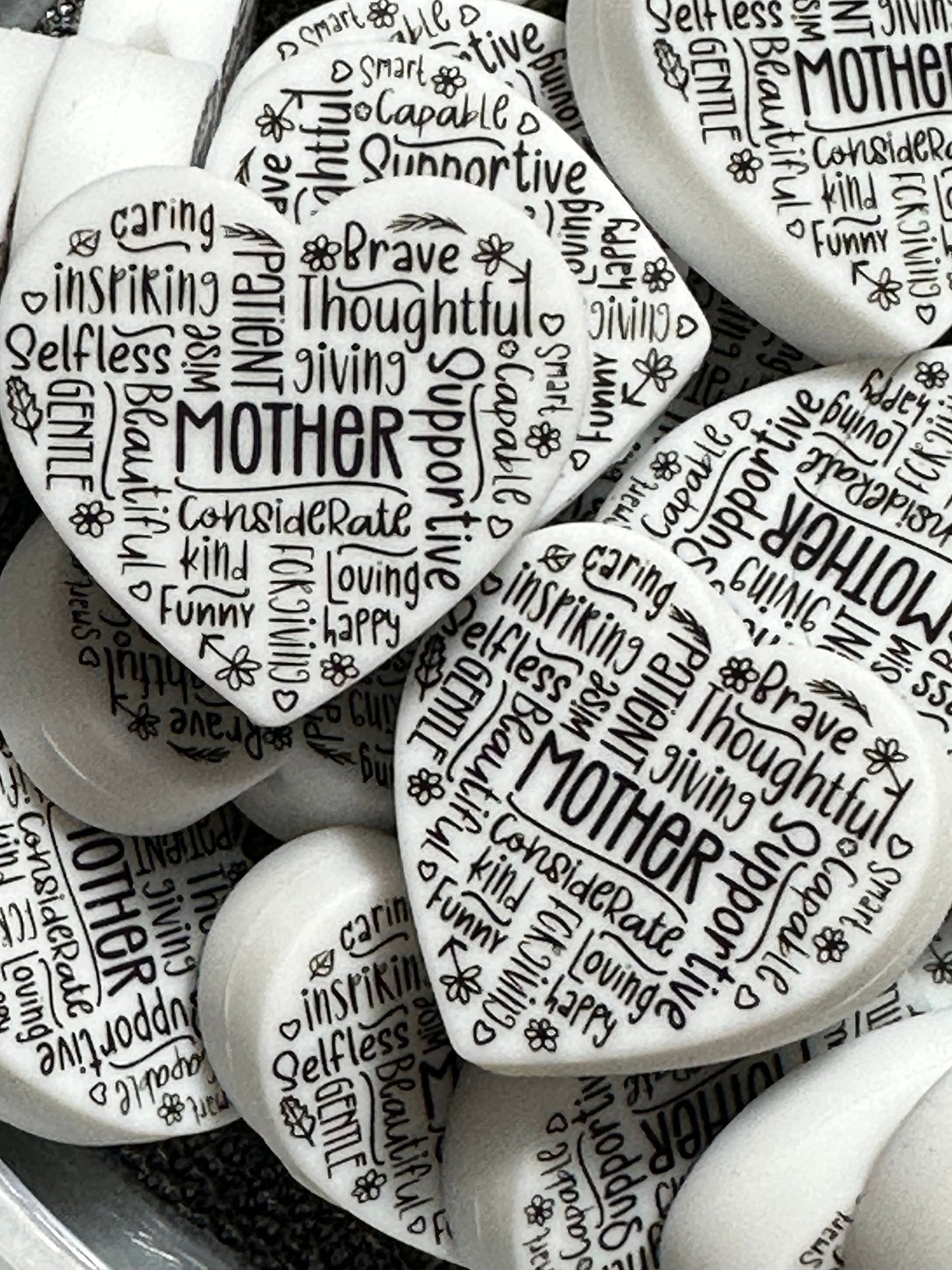 Mom/ Mother Focal Bead/ beadable pen/ Silicone  bead/ mother/ keychain bead/ heart shaped/ Madre