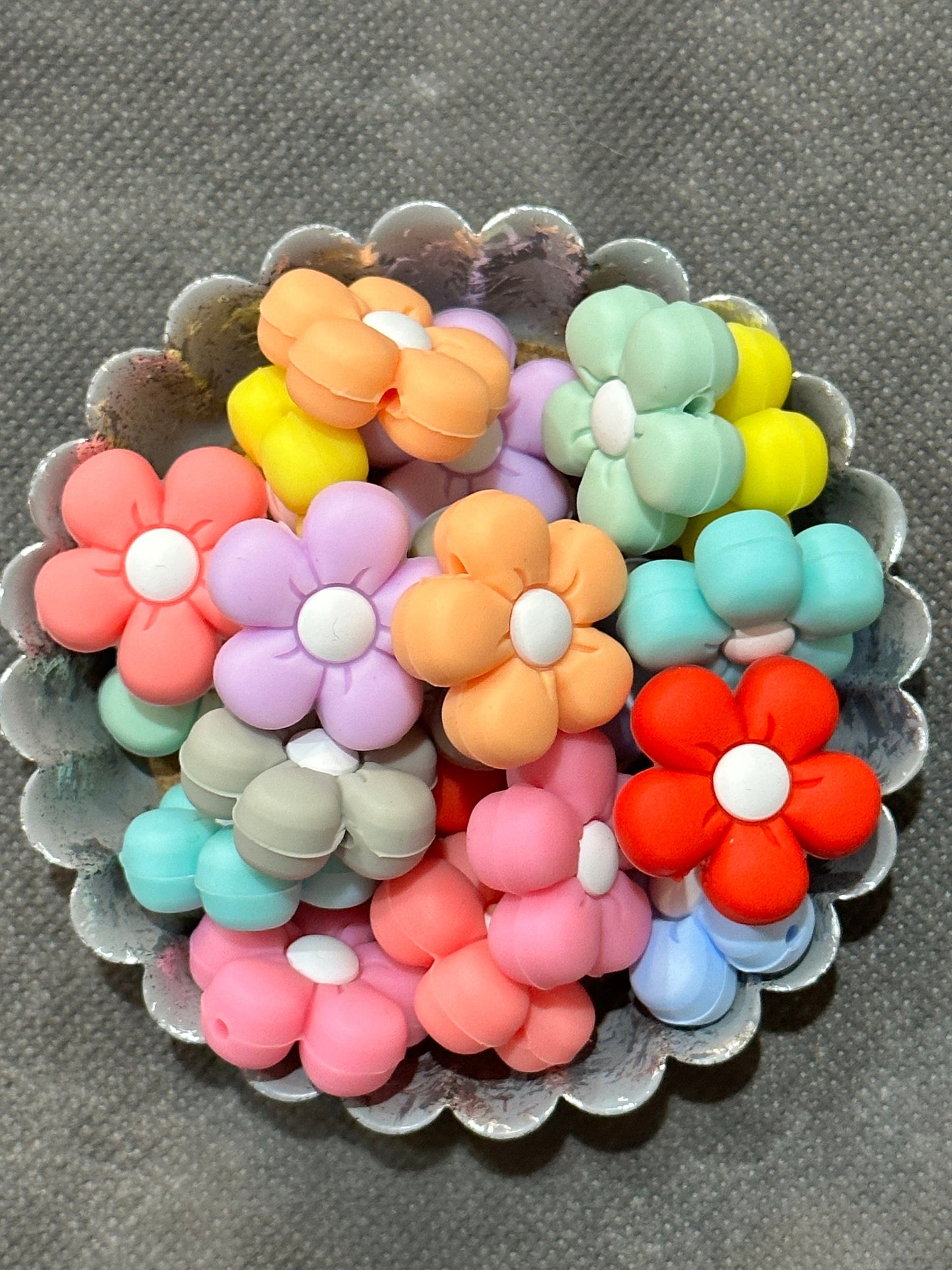 Cute flower/ Focal Bead/ beadable pen/ Silicone bead/ keychain bead/ Summer