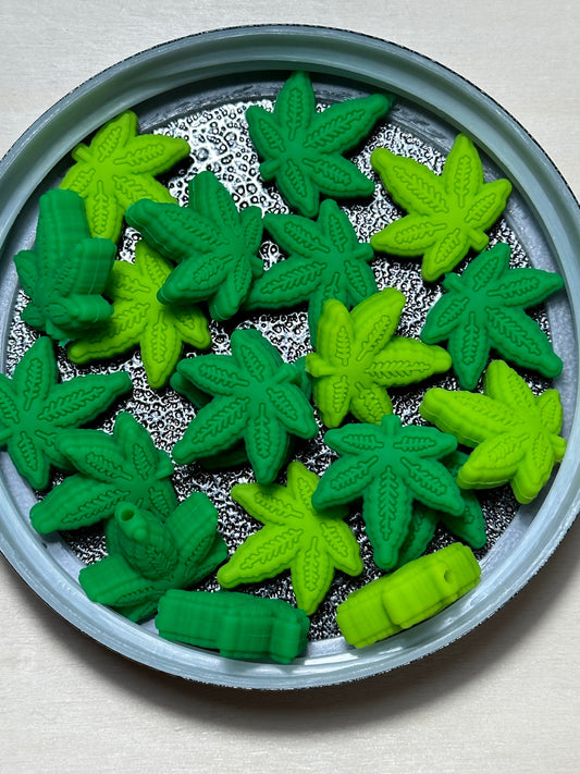 Happy Leaf/ Maple leaf/Focal Bead/ beadable pen/ Silicone  bead/ keychain beads/ green leaf