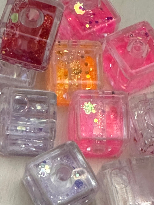 Five (5) assorted color glitter liquid cube shaped beads included/ jewelry Bead/ beadable pen beads/ keychain bead/ DIY/ water globe beads/